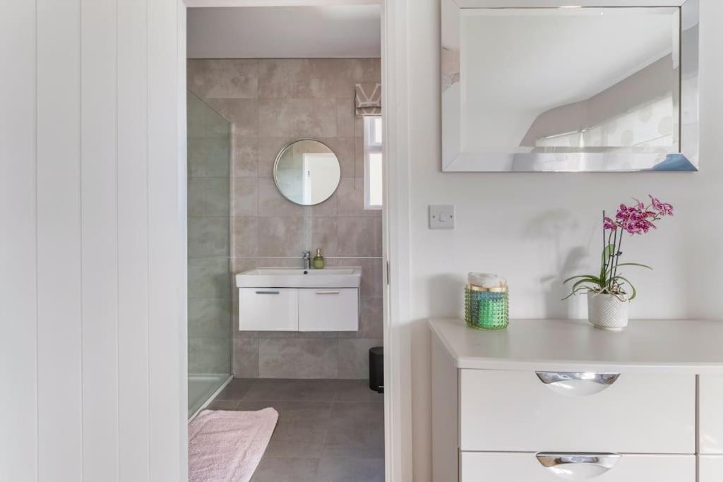 Home By The Sea In Rustington Luaran gambar