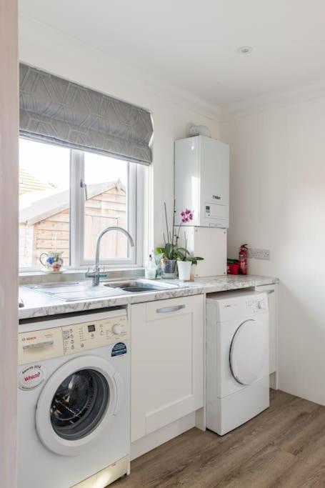 Home By The Sea In Rustington Luaran gambar